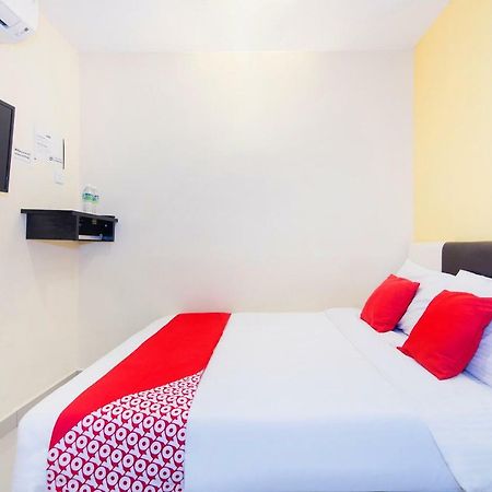 קואלה לומפור Oyo 220 Hotel Sri Maluri מראה חיצוני תמונה