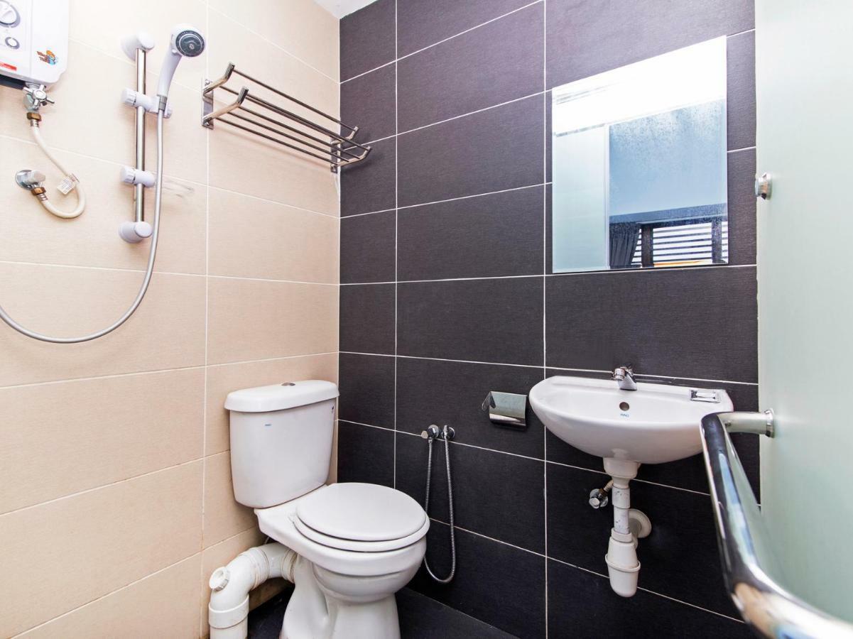 קואלה לומפור Oyo 220 Hotel Sri Maluri מראה חיצוני תמונה