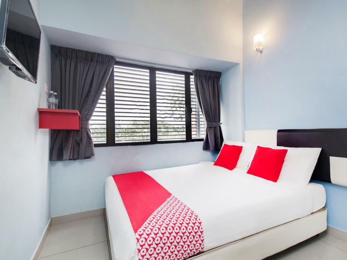 קואלה לומפור Oyo 220 Hotel Sri Maluri מראה חיצוני תמונה