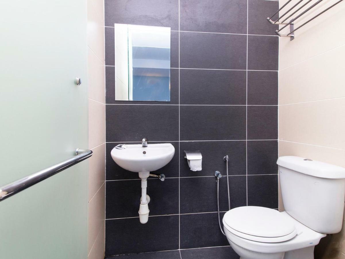 קואלה לומפור Oyo 220 Hotel Sri Maluri מראה חיצוני תמונה
