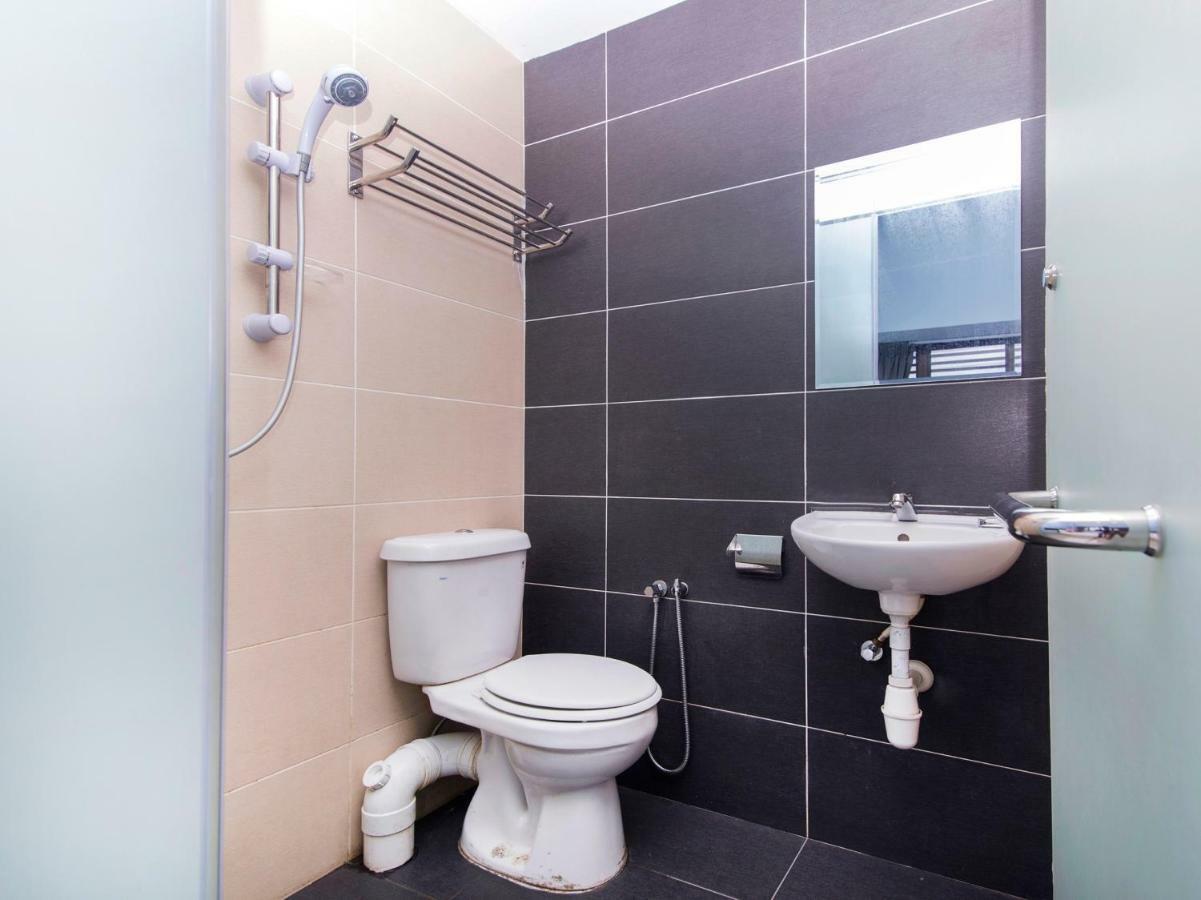 קואלה לומפור Oyo 220 Hotel Sri Maluri מראה חיצוני תמונה