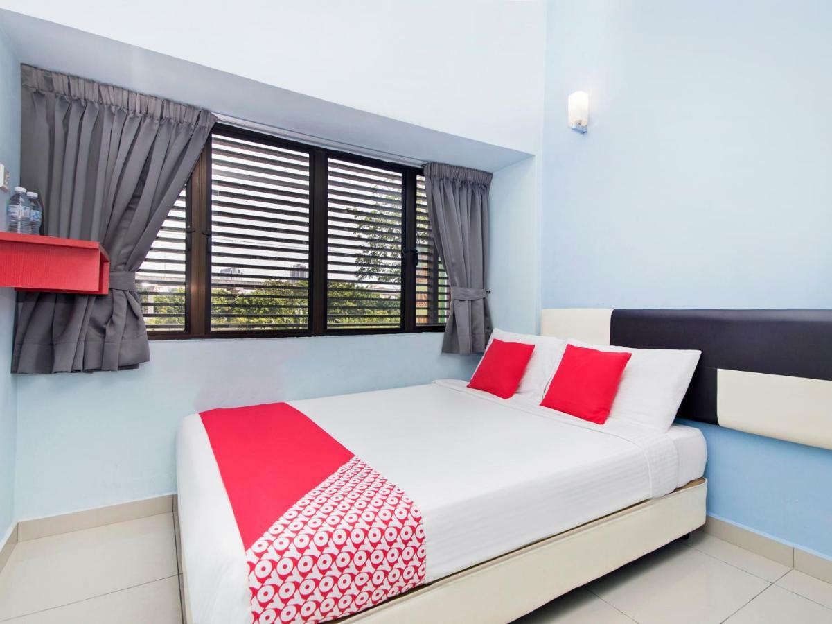 קואלה לומפור Oyo 220 Hotel Sri Maluri מראה חיצוני תמונה