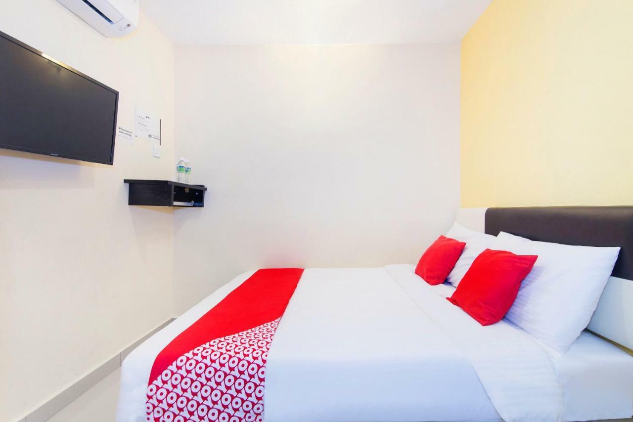 קואלה לומפור Oyo 220 Hotel Sri Maluri מראה חיצוני תמונה