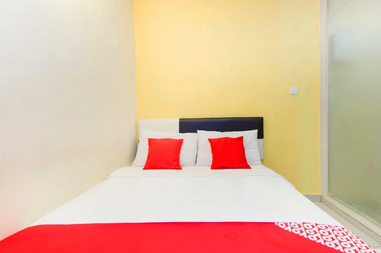 קואלה לומפור Oyo 220 Hotel Sri Maluri מראה חיצוני תמונה