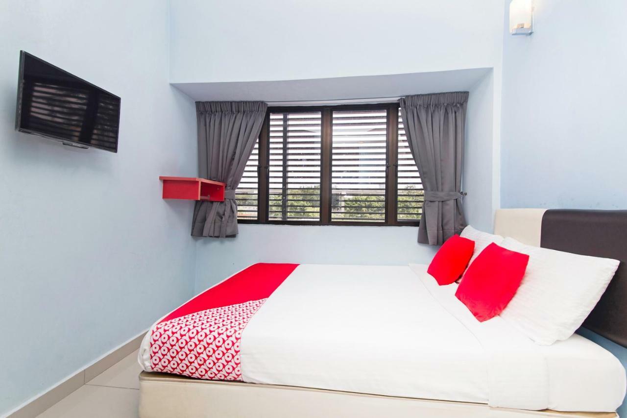 קואלה לומפור Oyo 220 Hotel Sri Maluri מראה חיצוני תמונה