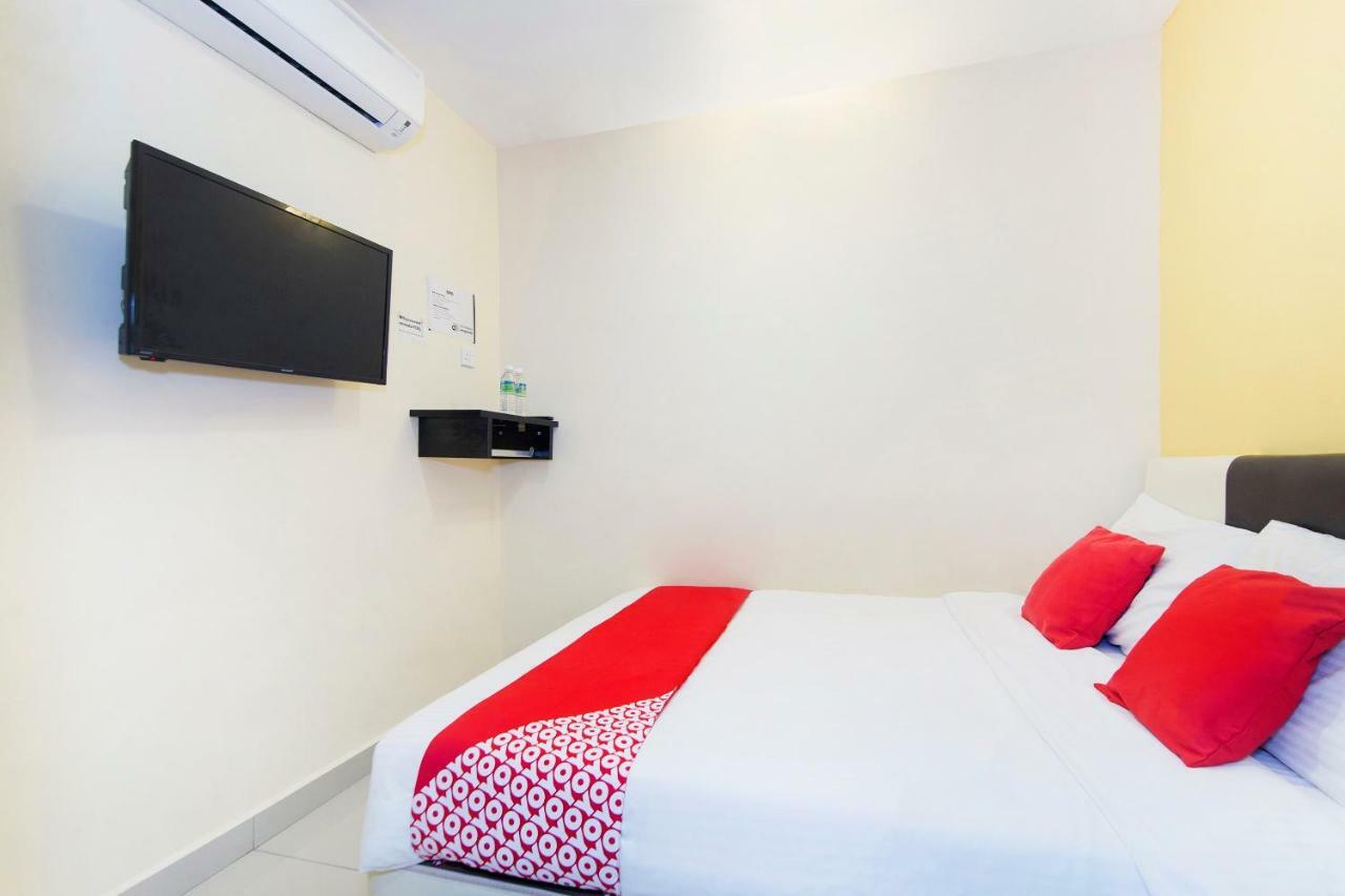 קואלה לומפור Oyo 220 Hotel Sri Maluri מראה חיצוני תמונה