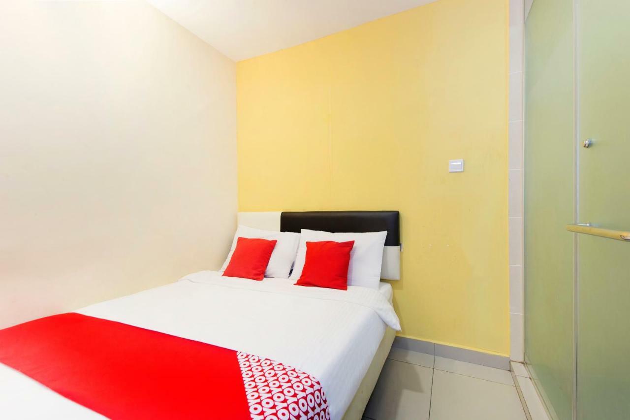 קואלה לומפור Oyo 220 Hotel Sri Maluri מראה חיצוני תמונה