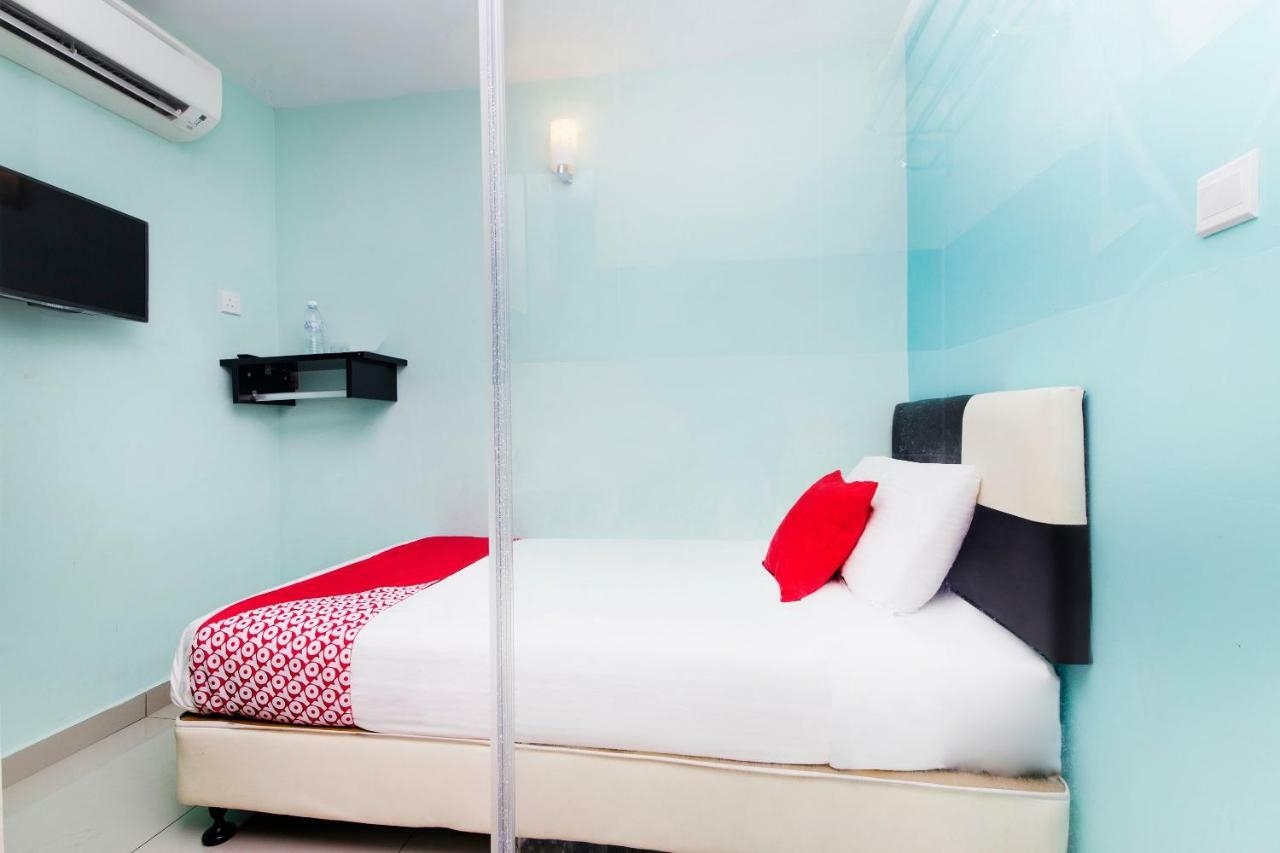 קואלה לומפור Oyo 220 Hotel Sri Maluri מראה חיצוני תמונה