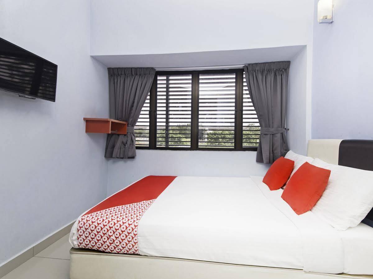 קואלה לומפור Oyo 220 Hotel Sri Maluri מראה חיצוני תמונה